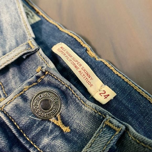 Levi’s jeans in size 24 - Picture 3 of 5